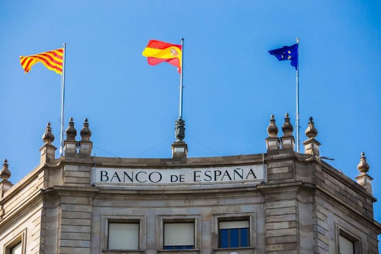 Complete Guide to Applying for Personal Loans: What the Major Banks in Barcelona Offer